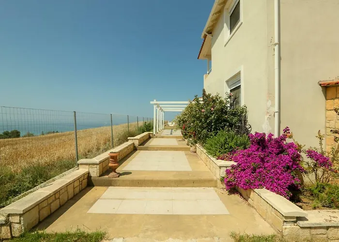 Magnificent Seascape On A Secluded Tatil Evi *