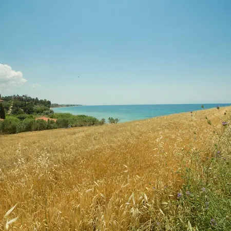 Magnificent Seascape On A Secluded Holiday home