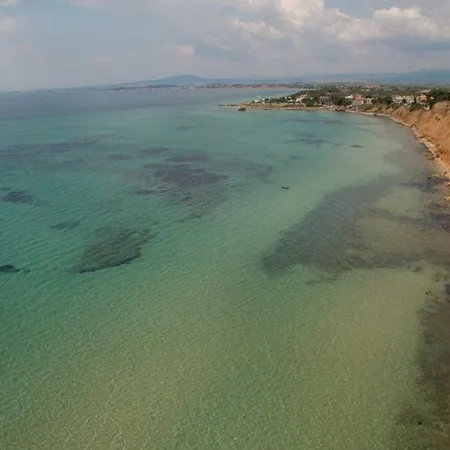 Magnificent Seascape On A Secluded Holiday home *