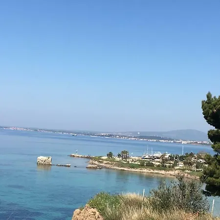 Magnificent Seascape On A Secluded Holiday home *