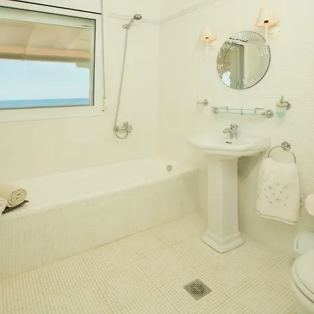 Magnificent Seascape On A Secluded * Νέα Μουδανιά